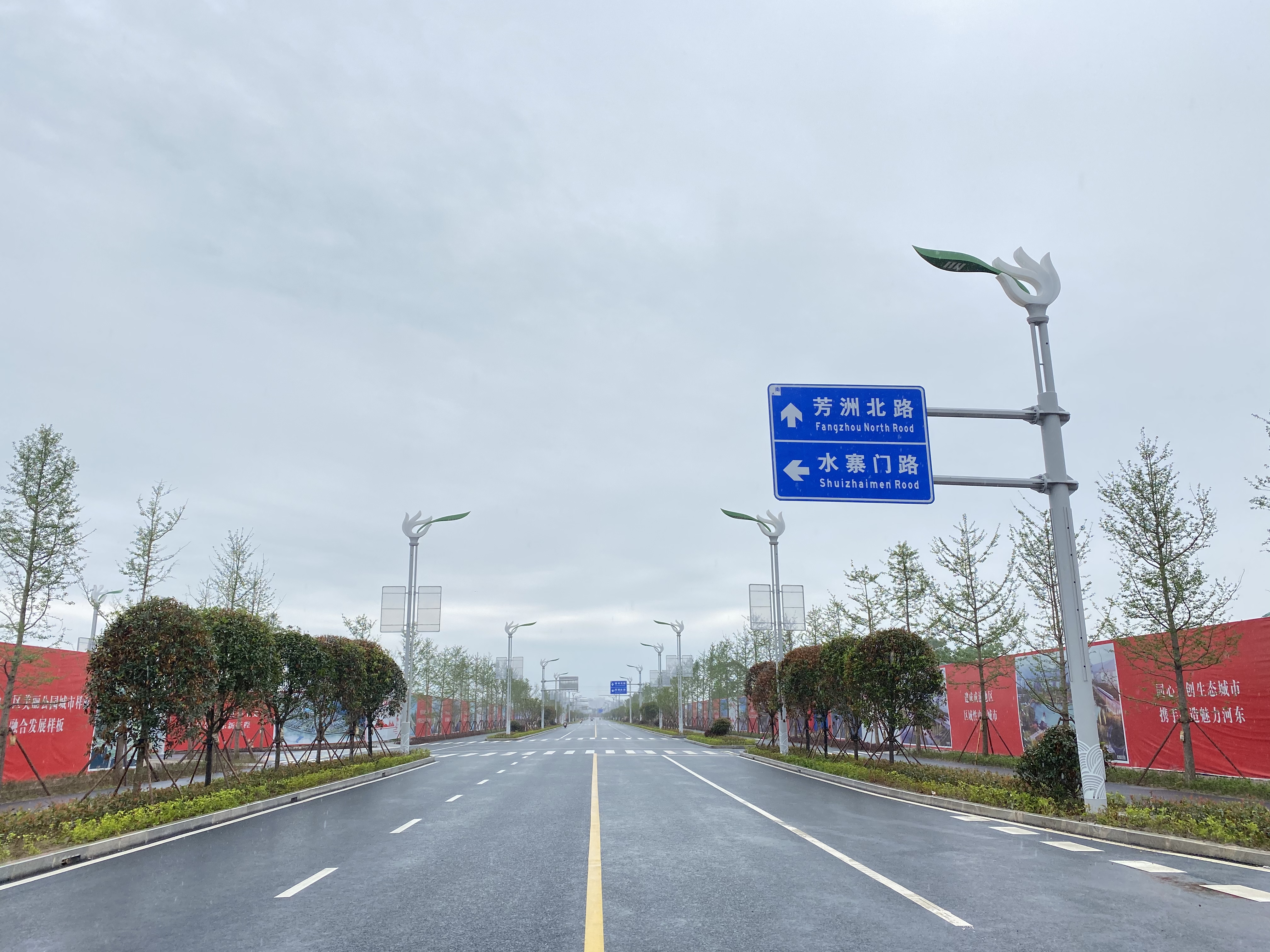 智慧路燈標(biāo)準(zhǔn)答案——遂寧首條多桿合一智慧景觀(guān)路燈示范段！